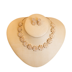 Conjunto Colar e Brincos Flores Cristal Ouro
