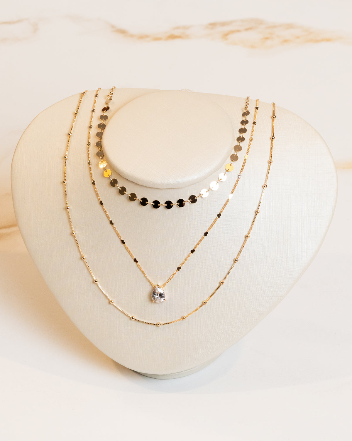 Mix de Colares Medalhas Ponto de Luz e Esferas, Banho Ouro 18k