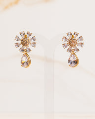 Brinco Floral Pedra Formato Marquise Cravejado Zircônias e Gota Cristal Banho Ouro 18K
