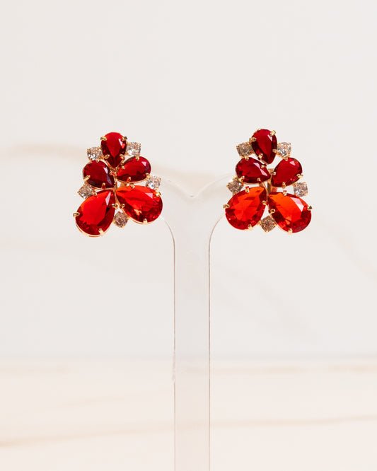 Brinco de Pressão Gotas Pedraria Cristais Vermelho e Zircônias Cristais Banho Ouro 18K