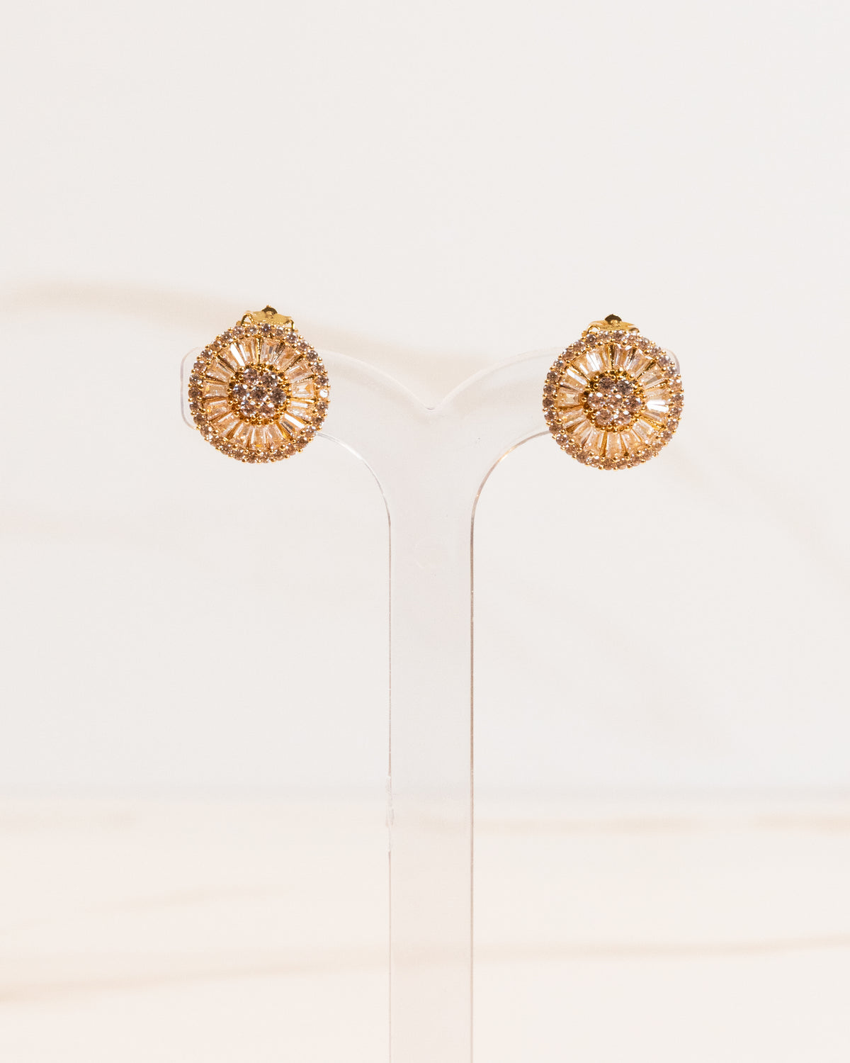 Brinco de Pressão Pizza Cravejado com Zircônias Banho Ouro 18K