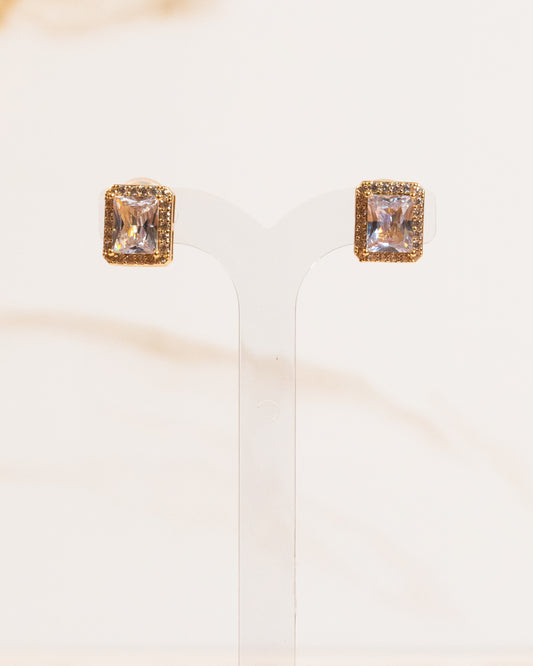 Brinco de Pressão Ponto de Luz Quadrado Cravejado com Zircônias Banho Ouro 18K