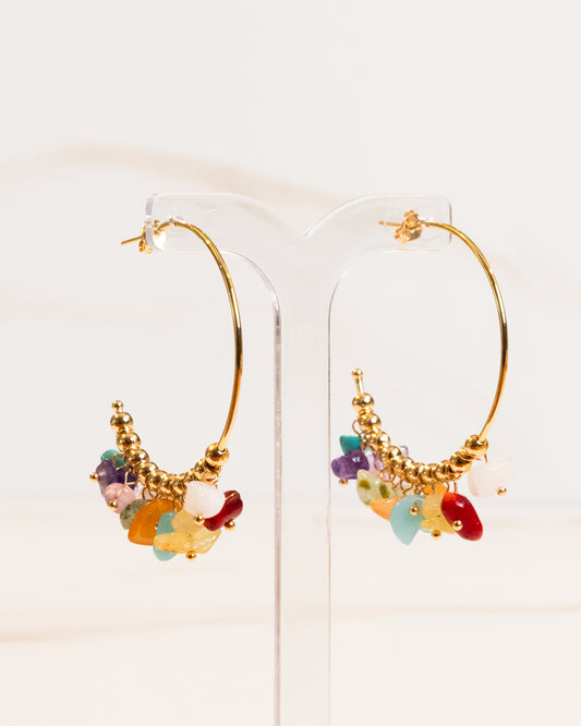 Argola Meia Lua M de Pedra Natural Multicolorida Banho Ouro 18K