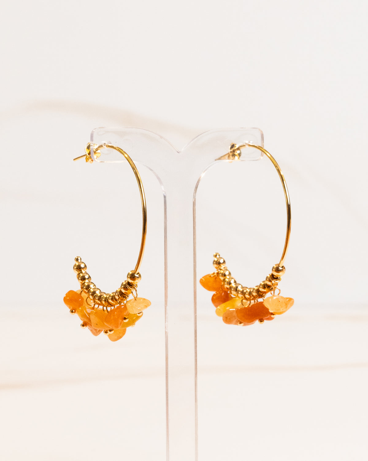 Argola Meia Lua M de Pedra Natural Calcita Laranja Banho Ouro 18K