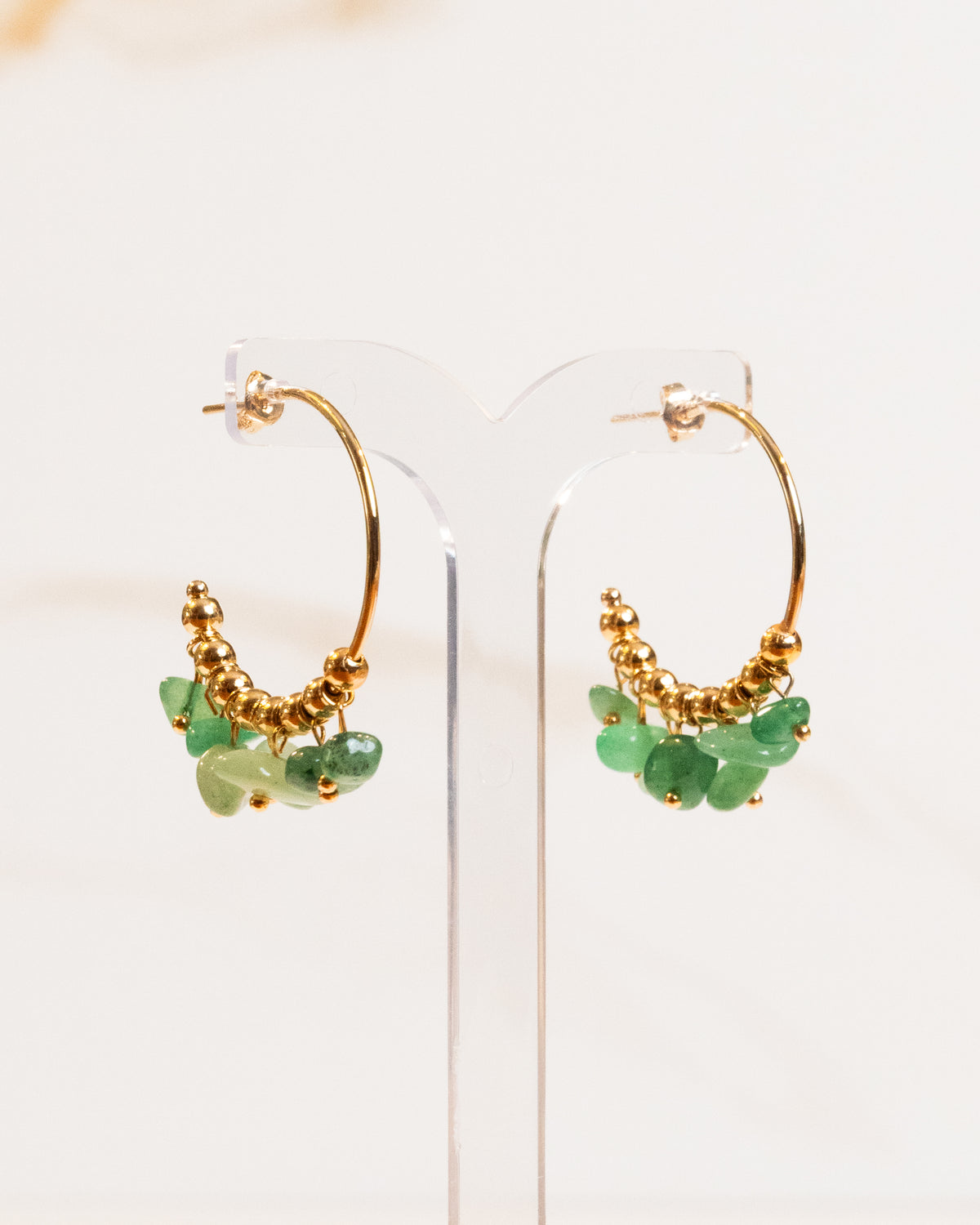 Argola Meia Lua P de Pedra Natural Quartzo Verde Banho Ouro 18K
