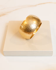 Max Bracelete Algema Largo Martelado Dourado