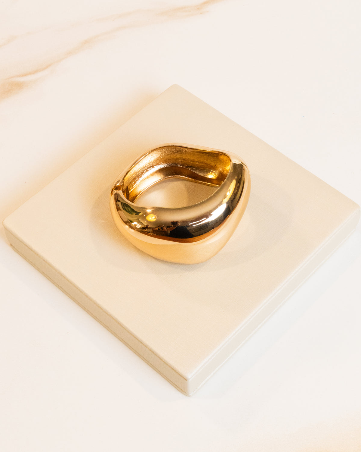 Max Bracelete Abaulado Dourado