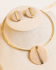 Conjunto Choker Aro Rígido Pingente e Brincos Redondo Resina Marmorizado Banho 18K