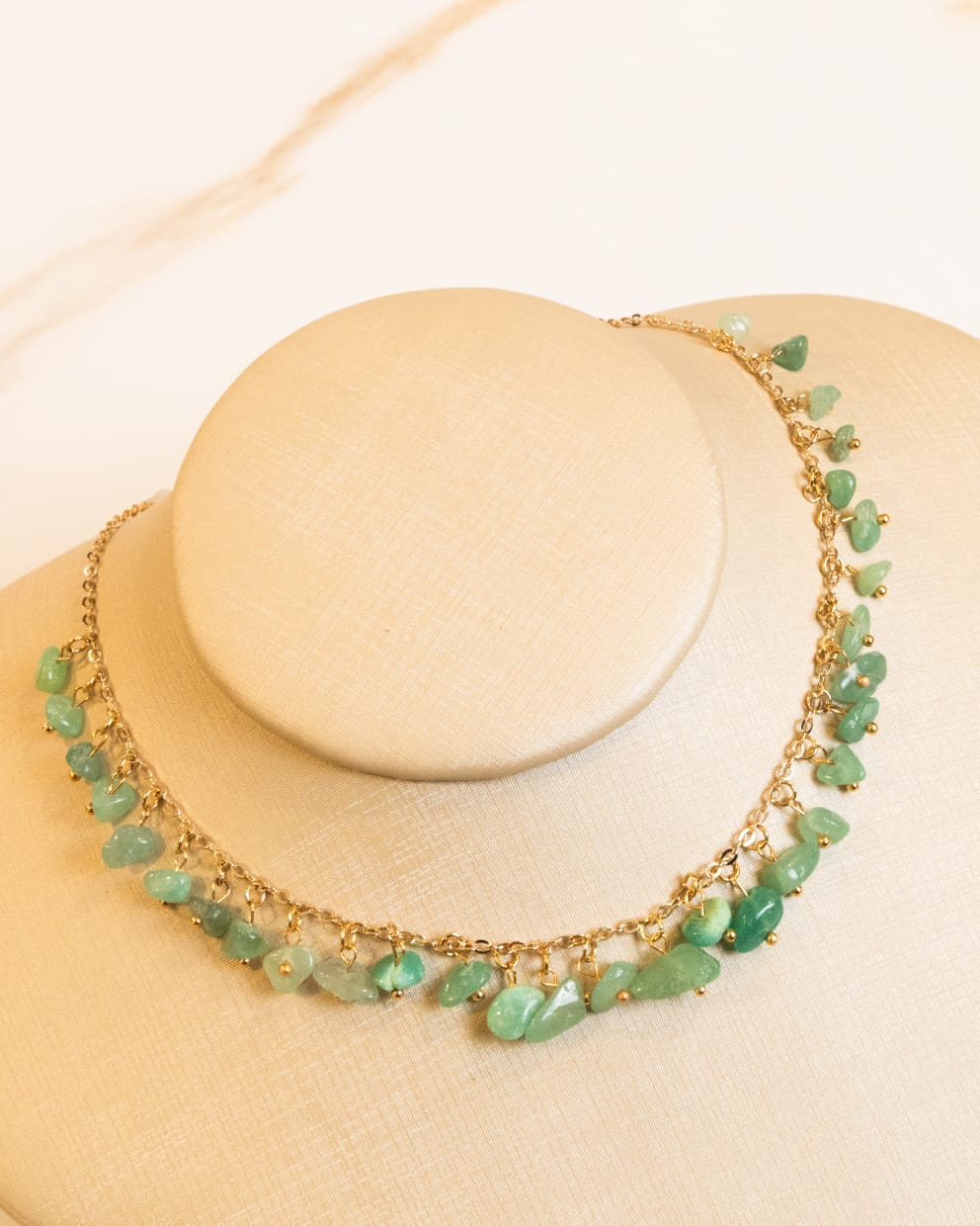 Colar Cascalho Pedra Quartzo Verde Banho Ouro 18K