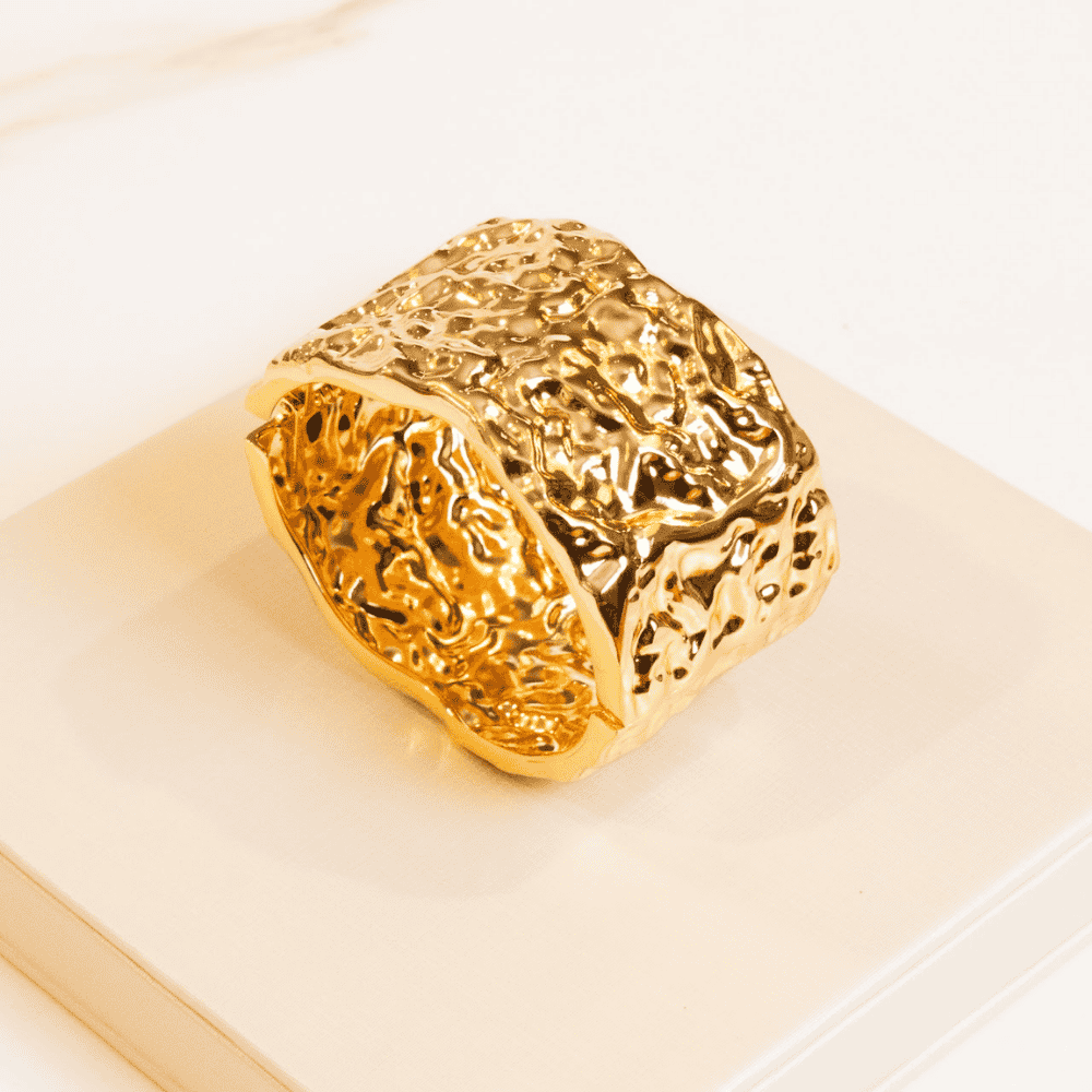 Max Bracelete Orgânico Martelado Dourado